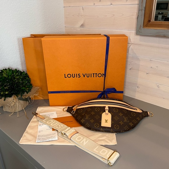 NWT Louis Vuitton High Rise Bumbag Brand New Monogram Crossbody HARD TO FIND - Picture 15 of 16